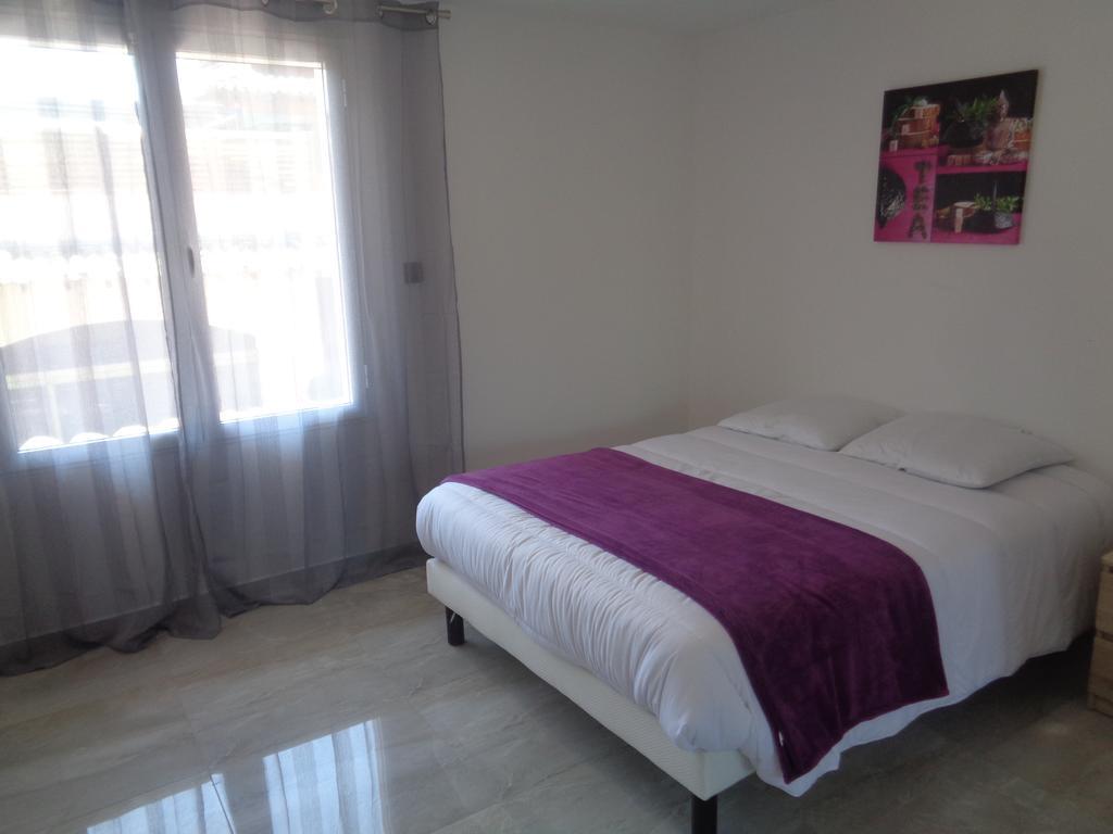 Hotel Du Midi Cazaubon מראה חיצוני תמונה