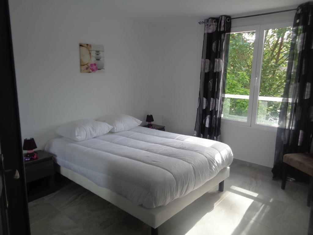 Hotel Du Midi Cazaubon מראה חיצוני תמונה