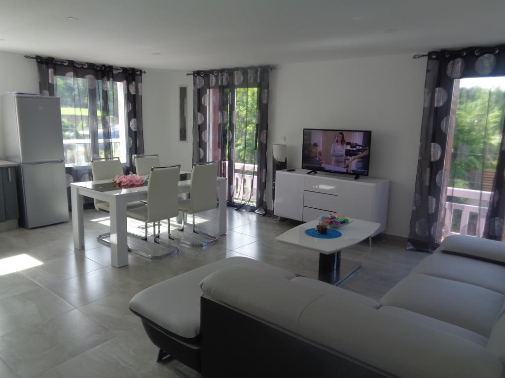 Hotel Du Midi Cazaubon מראה חיצוני תמונה