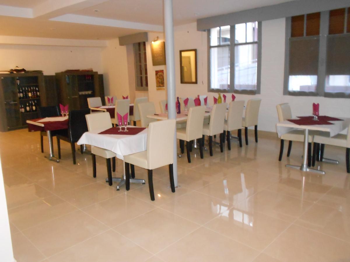Hotel Du Midi Cazaubon מראה חיצוני תמונה